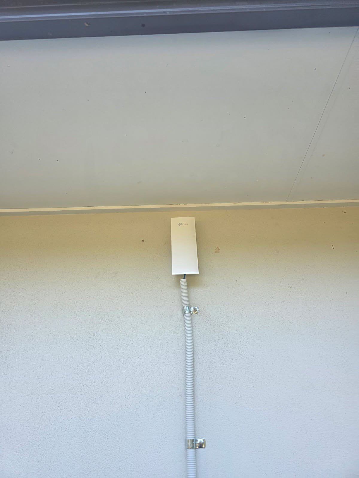 Client Install: Extending Wi-Fi Coverage to a Shed Office